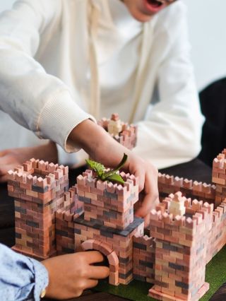 Tohle je jednoznačně váš největší favorit (a náš oblíbenec) – Dračí hrad 🏰🐉 Je to už docela výzva, ale tolik fantazie,...