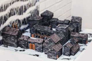 Znáte Hru o trůny? A náš Černý hrad ještě ne? 🤨 Tak to je on 🖤🏰 Černý hrad byl inspirován ikonickou „Noční hlídkou“ ze...